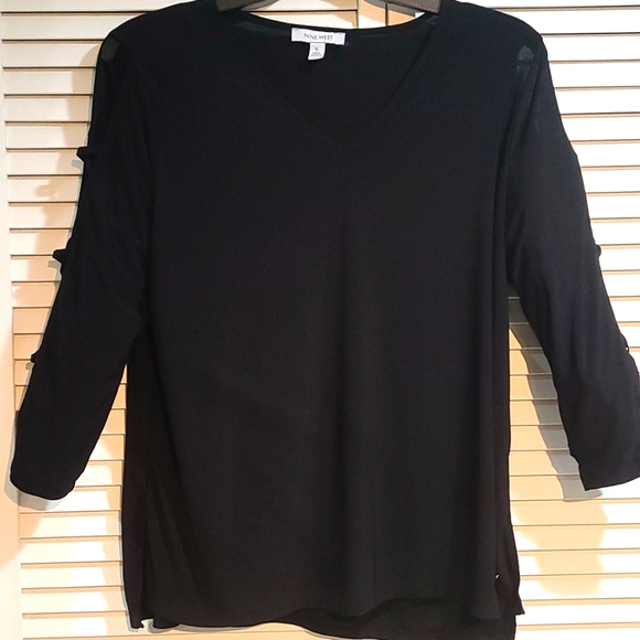 Nine West Top cut out Qtr sleeves V Neckline e EUC Black - Picture 1 of 5
